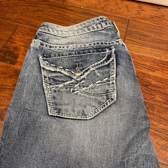 Silver capri - Picture 1 of 3